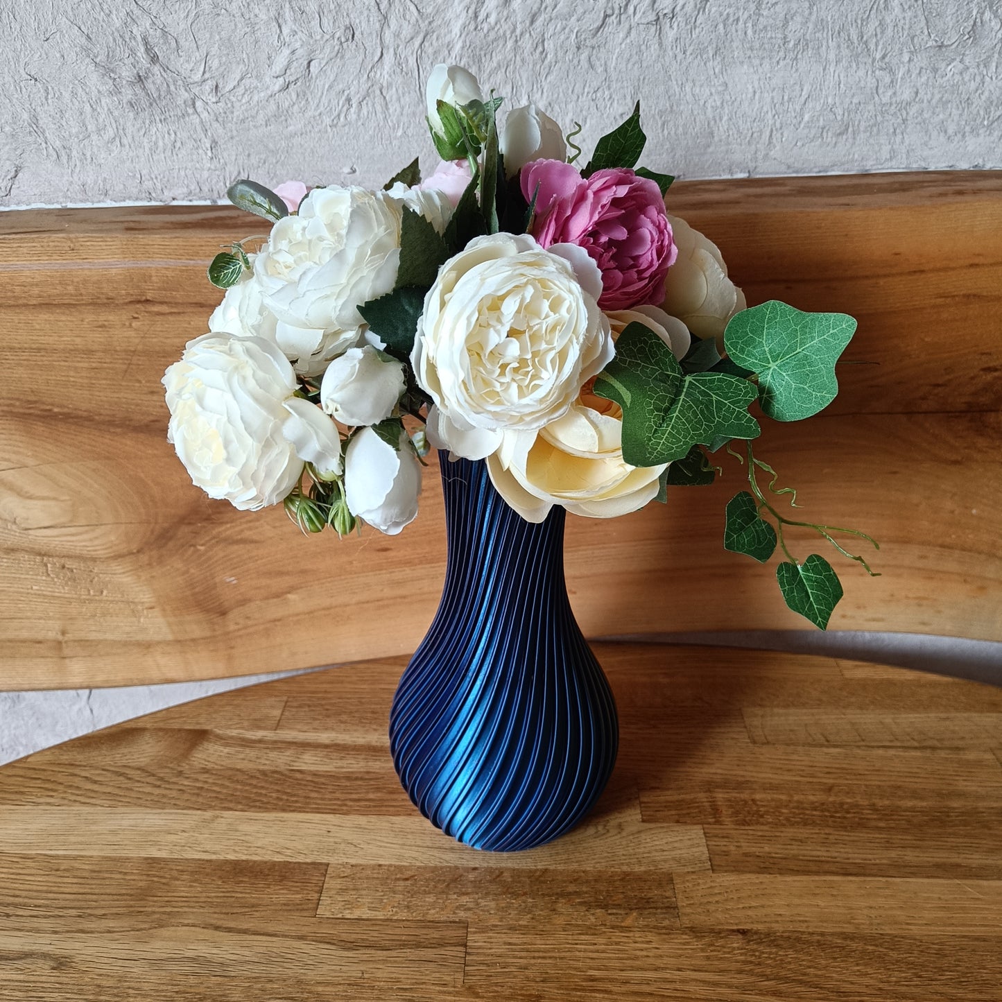 Color-Changing 3D Printed Vase